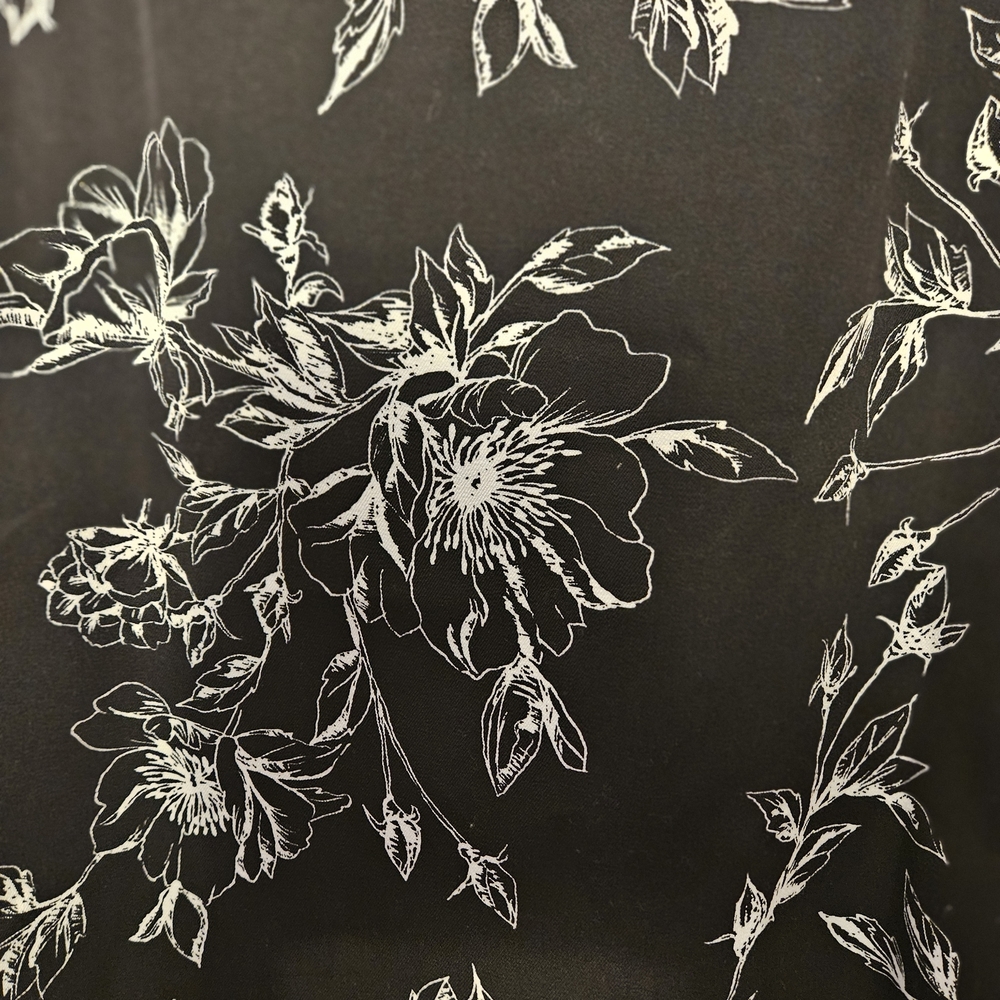 White House Black Market Black and White Floral Pencil Skirt - Picture 3 of 10